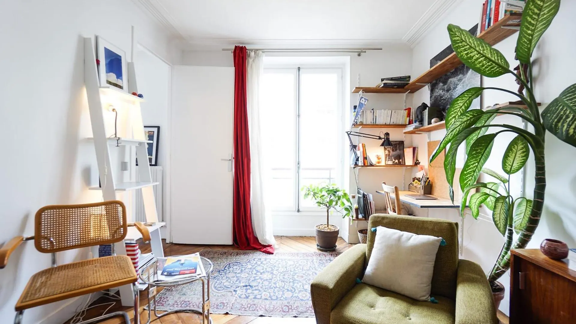 Beautiful Design Apt In Paris Near The Louvre